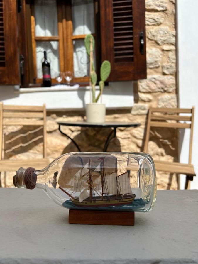 Luca'S Houses Chalki Town Bagian luar foto