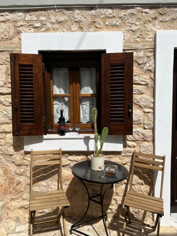 Luca'S Houses Chalki Town Bagian luar foto