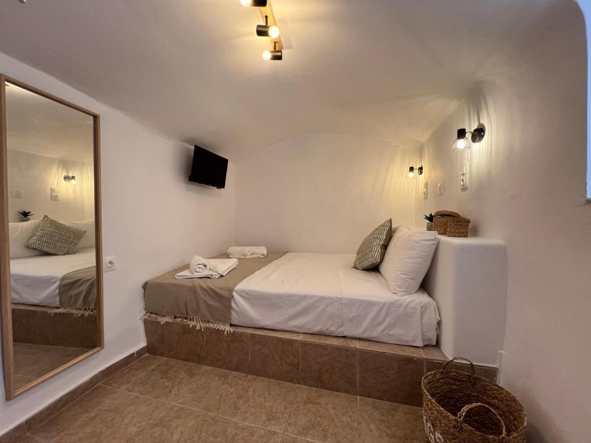 Luca'S Houses Chalki Town Bagian luar foto