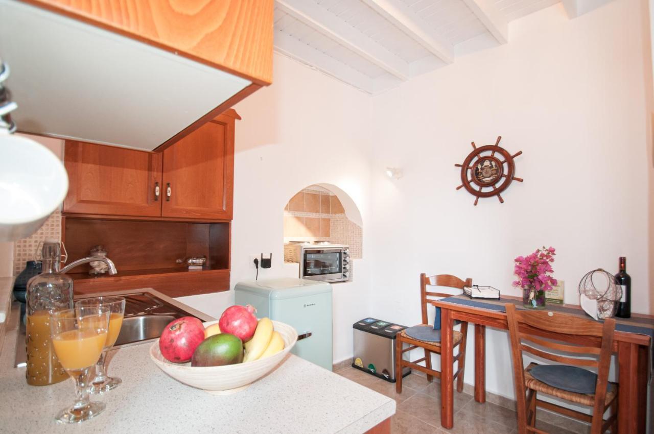 Luca'S Houses Chalki Town Bagian luar foto