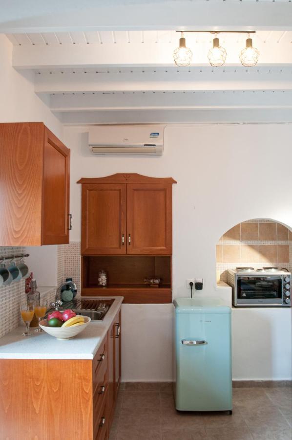 Luca'S Houses Chalki Town Bagian luar foto
