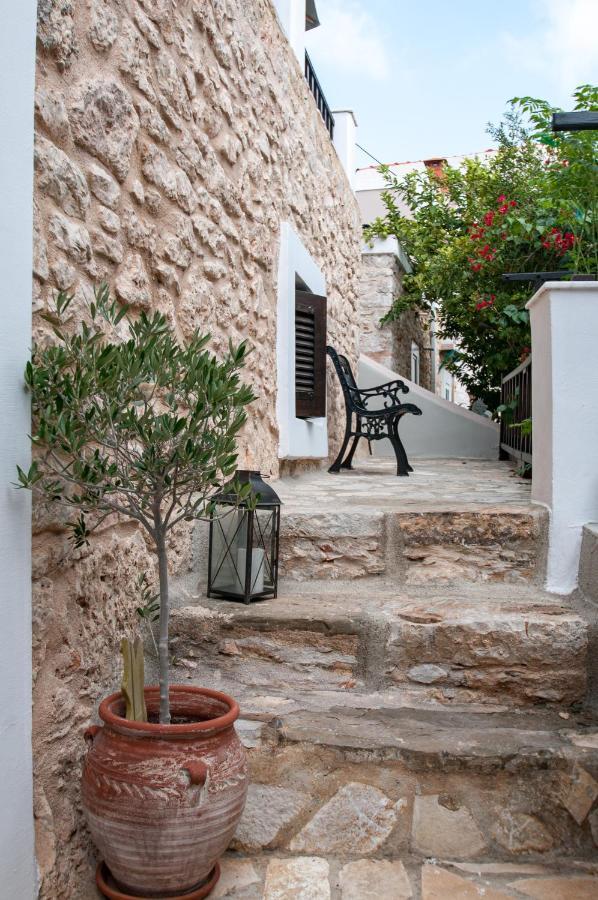 Luca'S Houses Chalki Town Bagian luar foto