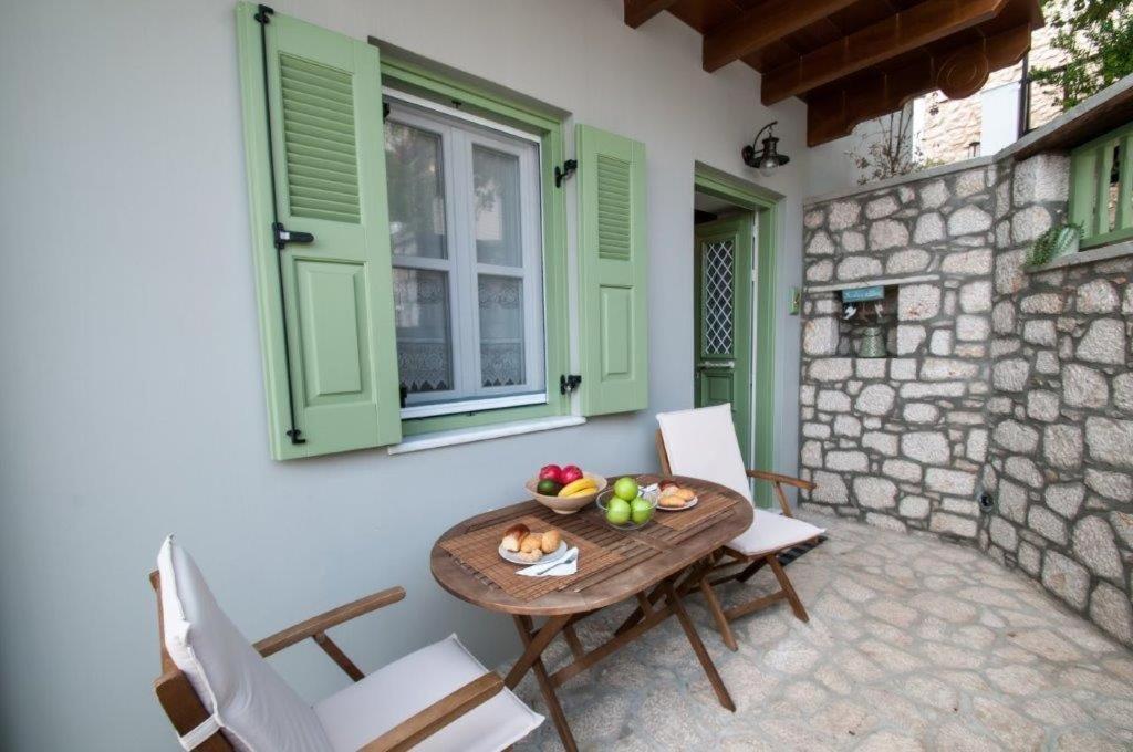 Luca'S Houses Chalki Town Bagian luar foto