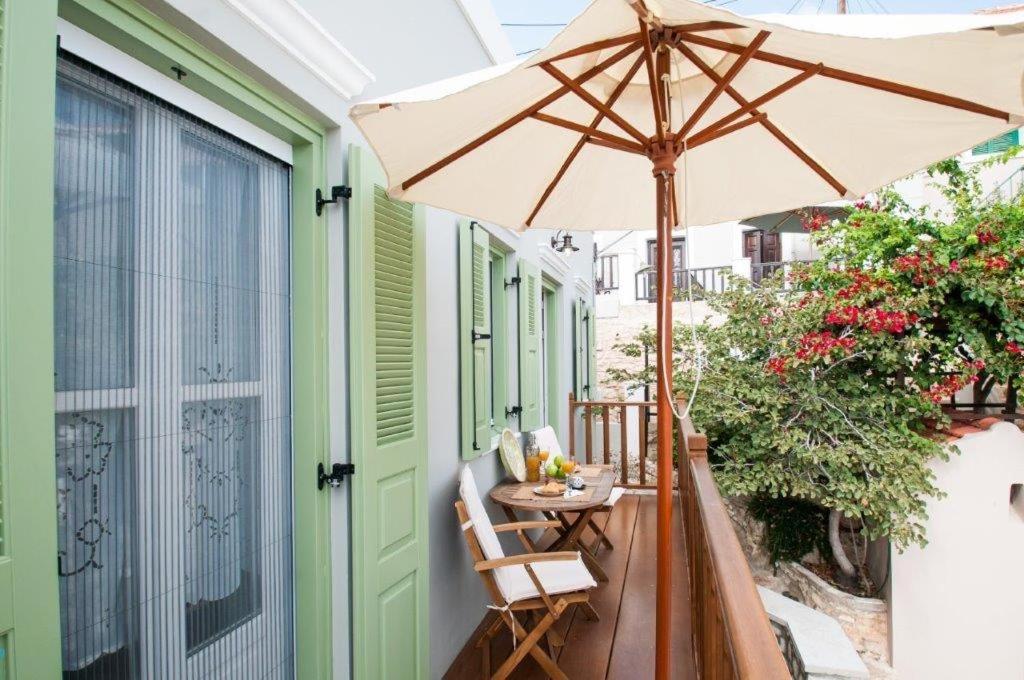 Luca'S Houses Chalki Town Bagian luar foto