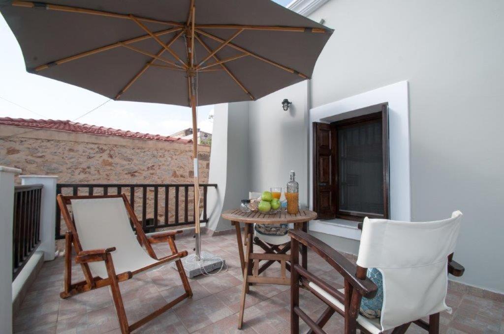 Luca'S Houses Chalki Town Bagian luar foto
