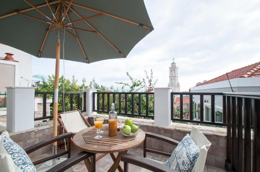 Luca'S Houses Chalki Town Bagian luar foto